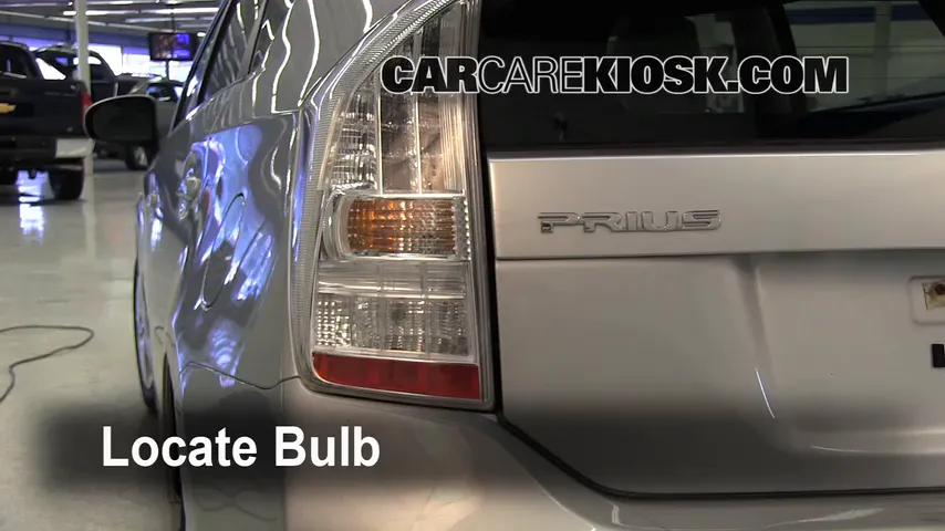 2010 Toyota Prius 1.8L 4 Cyl. Éclairage Feux de marche arrière (remplacer une ampoule)